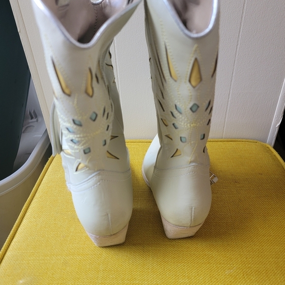 Golo, Mae, Western Boot, Size 9,Cream - Picture 5 of 10